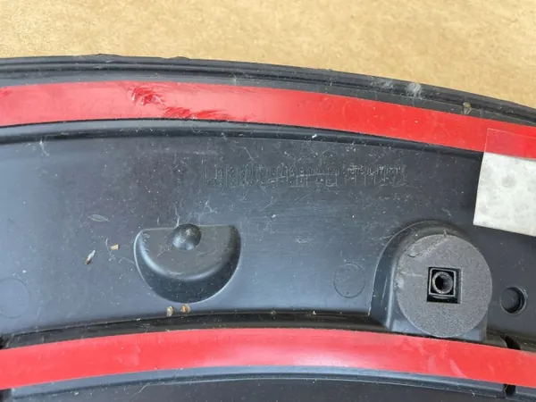 OEM 8K9853817A Garniture Aile Arrière Gauche Audi A4 B8 image 9