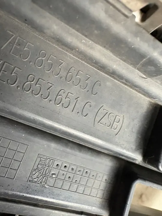 Volkswagen T6 Multivan Grill OE 7E5853651C image 10