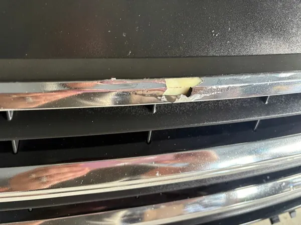 Volkswagen T6 Multivan Grill OE 7E5853651C image 5