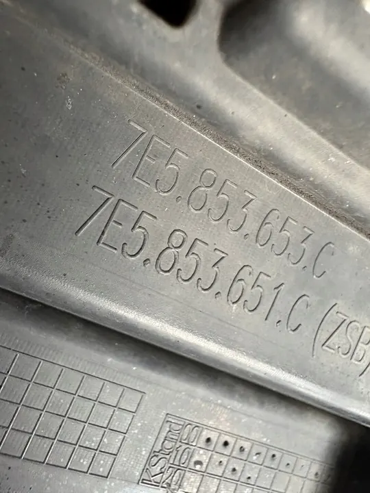 Volkswagen T6 Multivan Grill OE 7E5853651C image 9