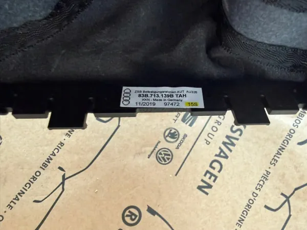 Pommeau de levier Audi Q3 OEM 83B713139B - Original image 4