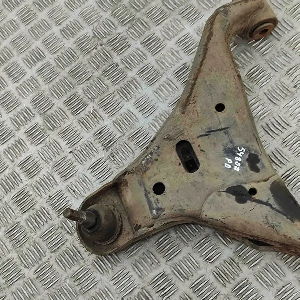 Braccio di controllo inferiore destro Ford Ranger 2016 image 6