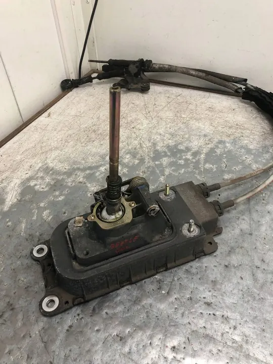 Palanca de selección de marchas VW New Beetle 1J0711061C image 5