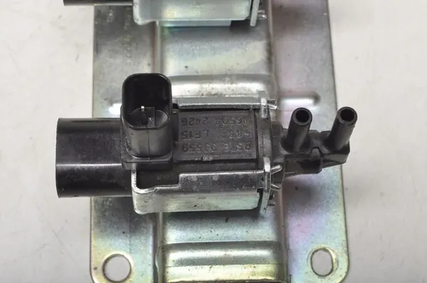 FORD FOCUS C-MAX 2.0 Vakuumventil BS7E-9J559-AA image 2