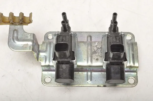 FORD FOCUS C-MAX 2.0 Vakuumventil BS7E-9J559-AA image 4