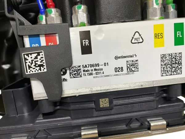 Air Suspension Compressor + Hoses BMW X7 G07 LCI 2023 image 3