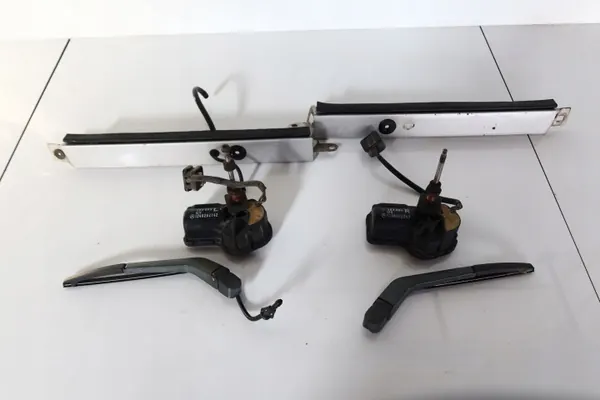 Mercedes W124 Pyyhinmoottori Varsi Sarja OEM 1248202142-1248202242 image 2
