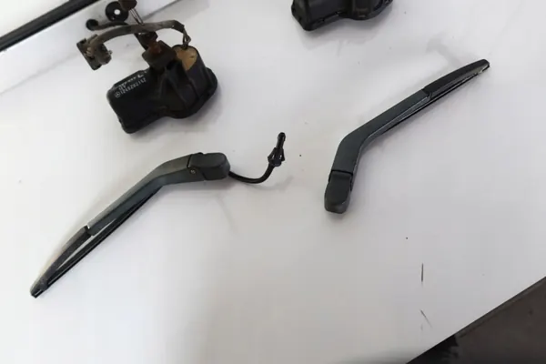 Mercedes W124 Pyyhinmoottori Varsi Sarja OEM 1248202142-1248202242 image 6