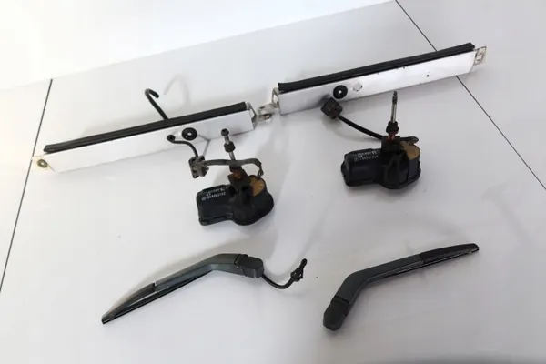 Mercedes W124 Pyyhinmoottori Varsi Sarja OEM 1248202142-1248202242 image 8