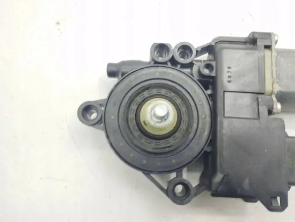 Fönsterregulator OEM 824602R010 höger framdörr image 3