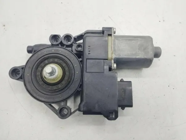Fönsterregulator OEM 824602R010 höger framdörr image 8