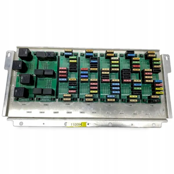Caixa de fusíveis Volvo usada - OEM 21613688 para autocarros image 6