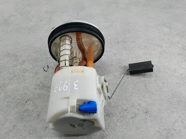 Bomba de combustível Ford Fiesta MK6 1.3 8V image 6