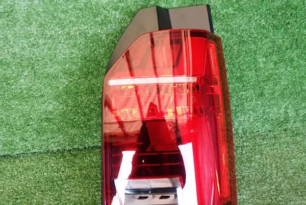 VW T6 LED LIFT 19-23 Luz Trasera Derecha image 2