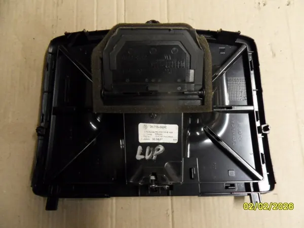Bovenste luchtinlaatrooster OEM 1K0819153B - Gebruikt image 3