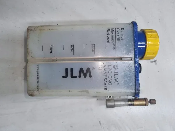 Llenador de tanque LPG Toyota Corolla E120 E130 OEM J01310 image 1