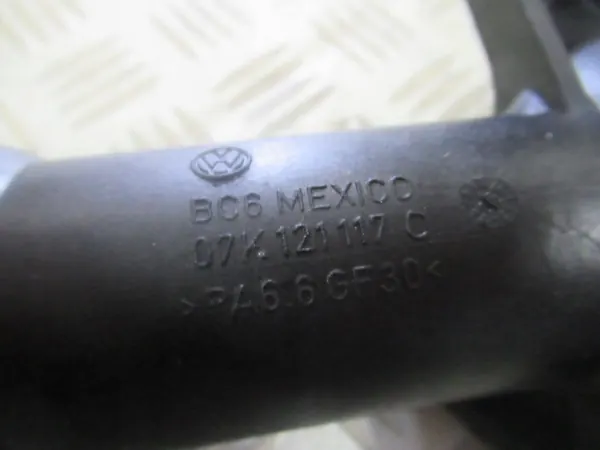 Carcasa de termostato VW Skoda Audi 07K121117C OEM image 3