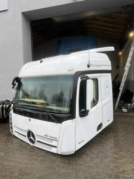 Mercedes Actros MP4 Big Space Kabine OEM A471 - Gebraucht image 2