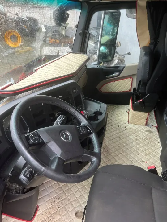 Mercedes Actros MP4 Big Space Kabine OEM A471 - Gebraucht image 3