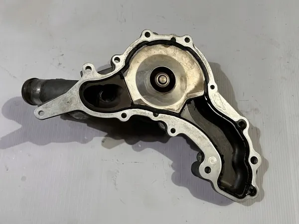 Vattenpump Dodge Charger 3.6 2015+ OEM 05184498AJ image 9