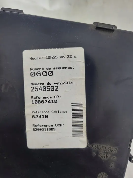 RENAULT CLIO II LIFT UCH Modul Styrenhet 8200311989 image 2