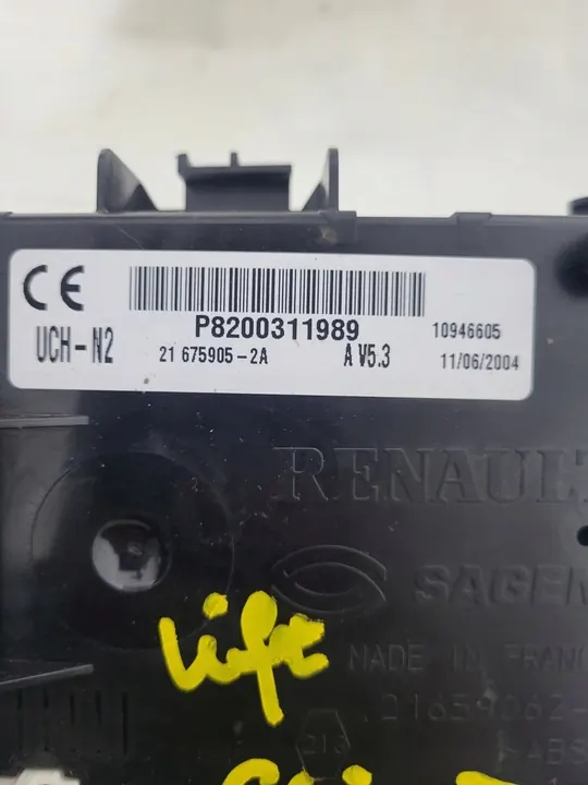 RENAULT CLIO II LIFT UCH Modul Styrenhet 8200311989 image 3