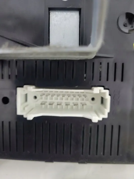 RENAULT CLIO II LIFT UCH Modul Styrenhet 8200311989 image 4