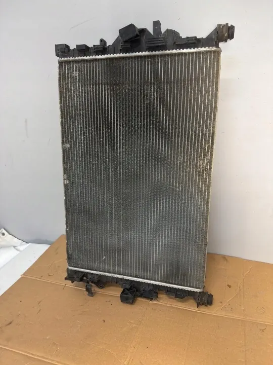 Volvo Vattenkylare OEM 31368082 - Begagnad image 3