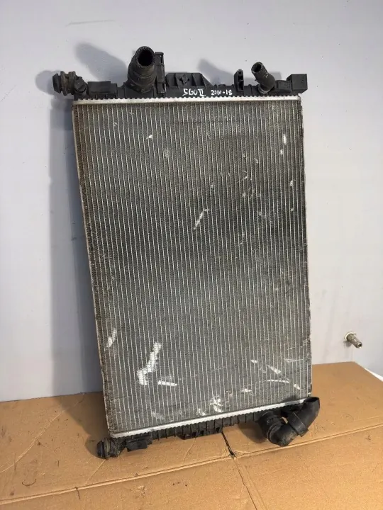 Volvo Vattenkylare OEM 31368082 - Begagnad image 5