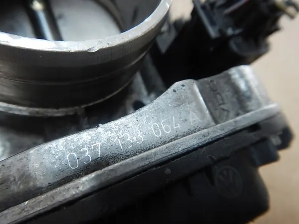 Corpo de borboleta Audi A3 8L Seat Alhambra VW Sharan 2.0 OEM image 5