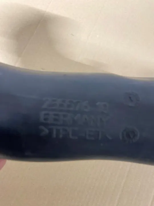 BMW X5 X6 F15 F16 Turbo-Luftschlauch 8626487 image 4