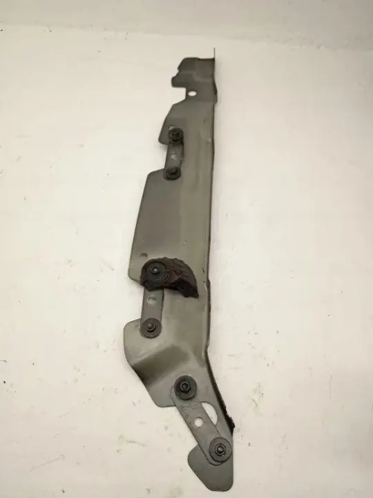 Framskärmfäste vänster OEM 3w8821153 image 3