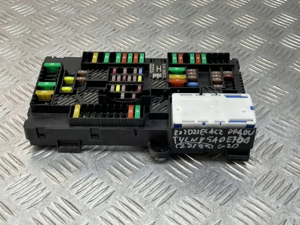 Caja de fusibles BMW 5A0E7D0 para G20 G22 G28 G80 G83 image 2