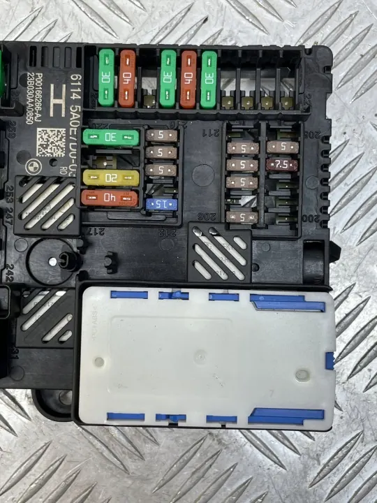 Caja de fusibles BMW 5A0E7D0 para G20 G22 G28 G80 G83 image 4