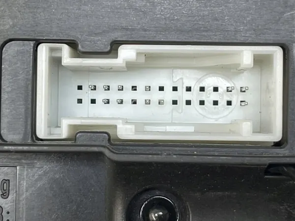 Caja de fusibles BMW 5A0E7D0 para G20 G22 G28 G80 G83 image 6