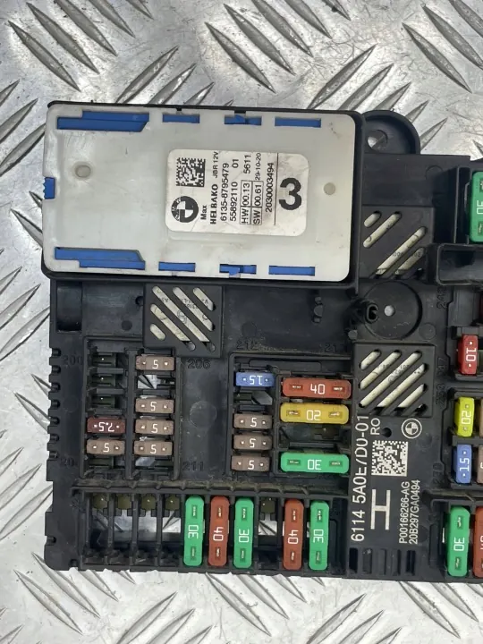 Caja de fusibles BMW 5A0E7D0 para G20 G22 G28 G80 G83 image 9