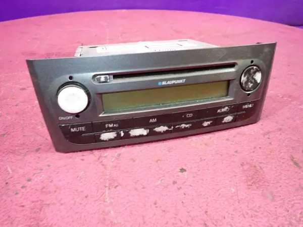 Radio CD Blaupunkt OEM 7354295790 para Fiat Grande Punto image 2