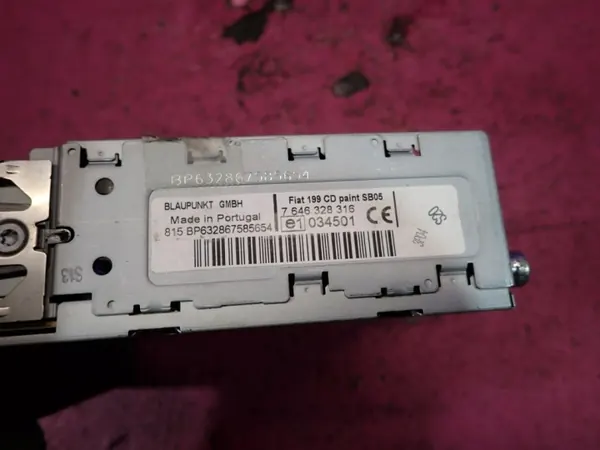 Radio CD Blaupunkt OEM 7354295790 para Fiat Grande Punto image 5