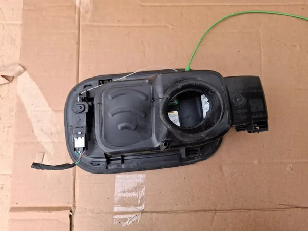 Atuador tampa combustível Ford OE PV4BS27936CB image 3
