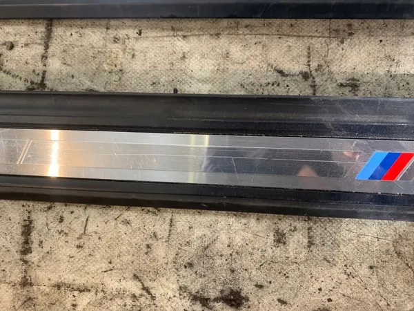 Protetor de soleira BMW M-Package OEM 8077315 image 10