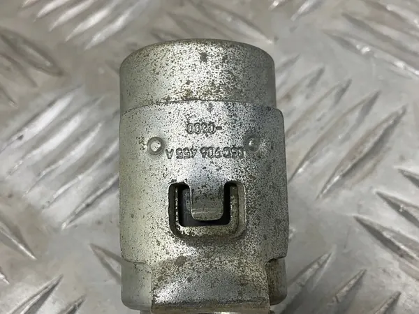 Válvula de ajuste do comando de válvulas Audi A1 2010 03C906455A image 4