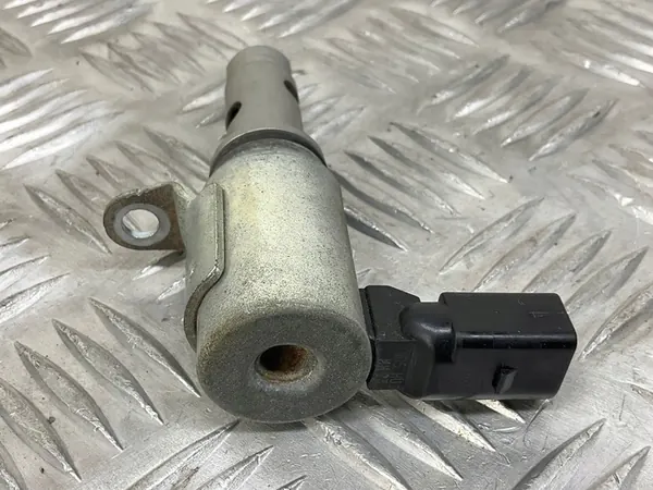 Válvula de ajuste do comando de válvulas Audi A1 2010 03C906455A image 5