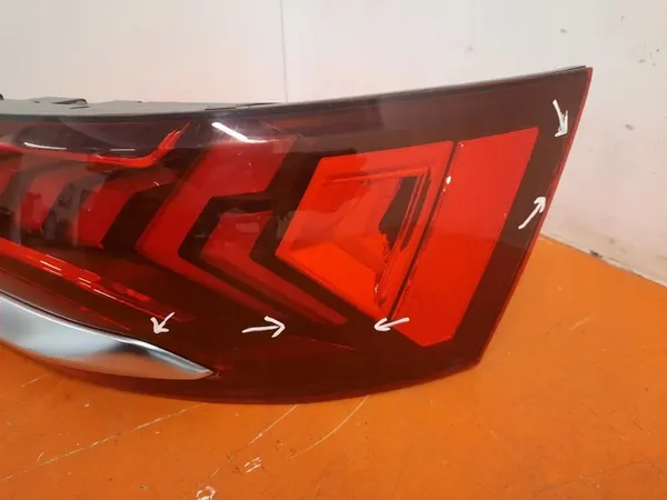 Luz trasera LED derecha Audi 4M0945094F image 3