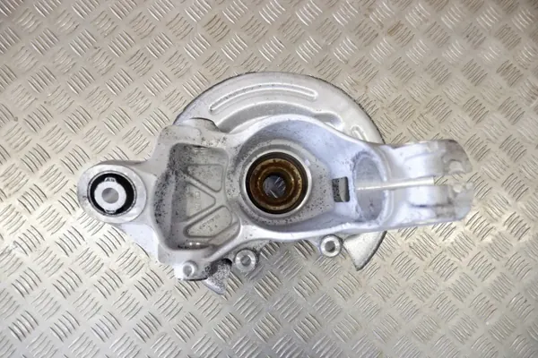 Taka-Oikea Pyörännavan OEM BJ322C028AC Land Rover image 4