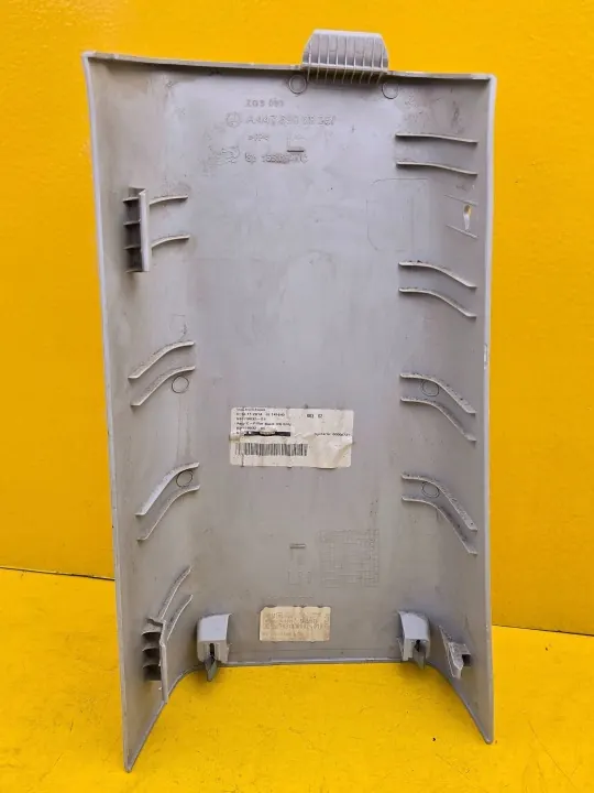 Cache pilier C Mercedes OEM A4476906825 Vito Viano image 5