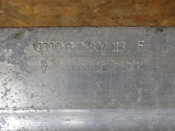 AUDI A4 B8 8K Etupuskuri OEM 8K0807113F image 6