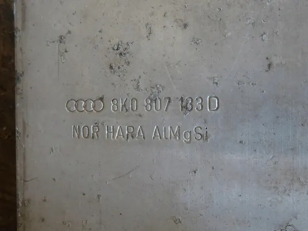 AUDI A4 B8 8K Etupuskuri OEM 8K0807113F image 8