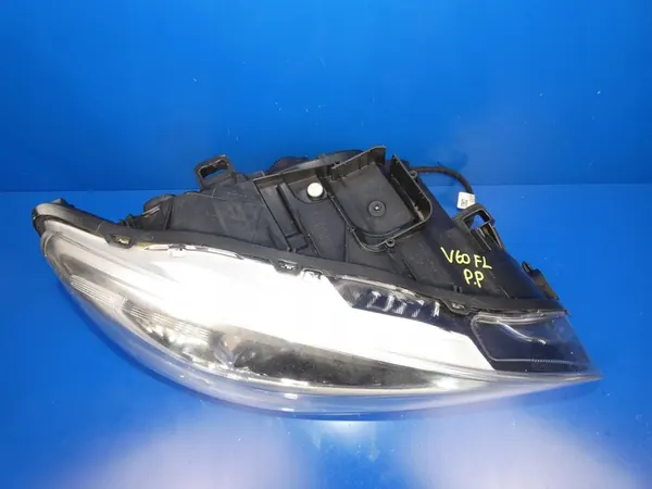 Oikea Etuvalaisin Volvo S60 V60 2014- OE 31420116 image 2