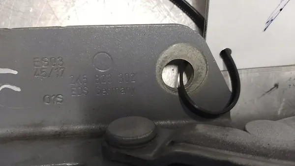 VW CADDY 15 - Bisagra de capó derecha 2K5823302 image 2