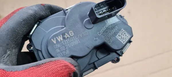 AUDI Q5 FY LIFT 2.0TDI EGR-JÄÄTTE 05L131501L image 2